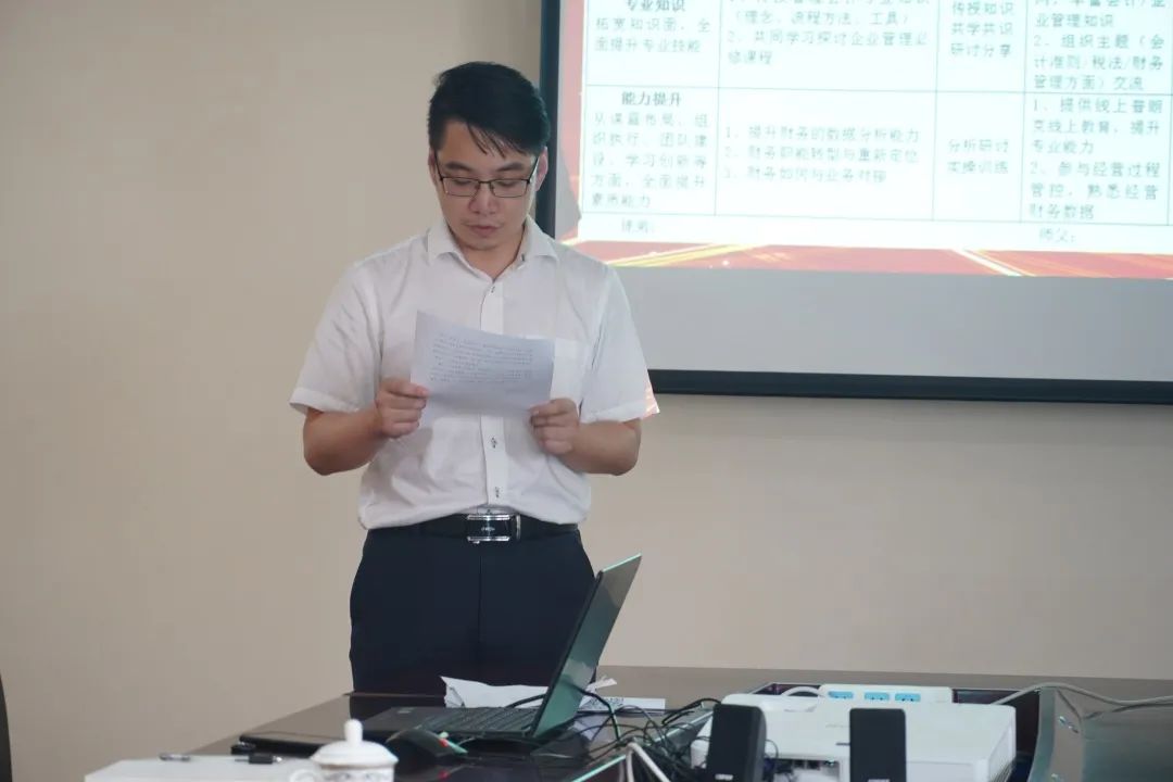 <a href=http://www.yungoal.cn target=_blank class=infotextkey><a href=http://www.yungoal.cn target=_blank class=infotextkey>雙良</a>環(huán)境</a>“師帶徒”簽約儀式圓滿落幕